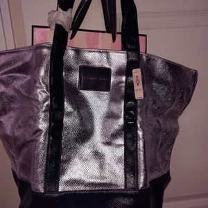 Victoria's Secret Tote New! Hard to find! Gym work or ⛱️ Collectable item ❤